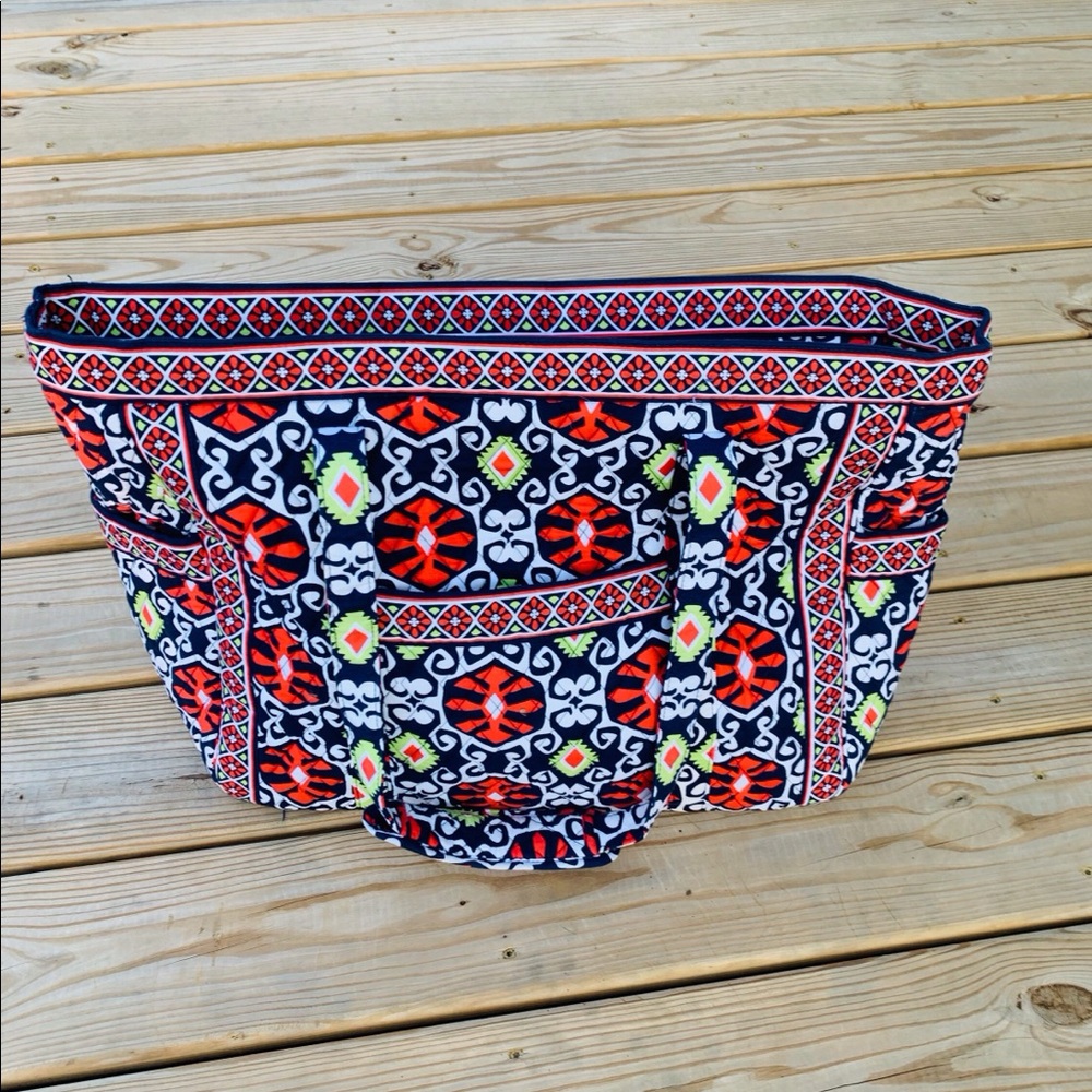 Vera Bradley Get Carried Away Tote NWT - Picture 9 of 11